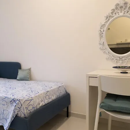 Montalbino House - And בית הארחה